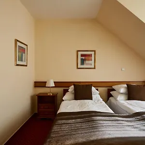 4* מלון Fleur De Lis